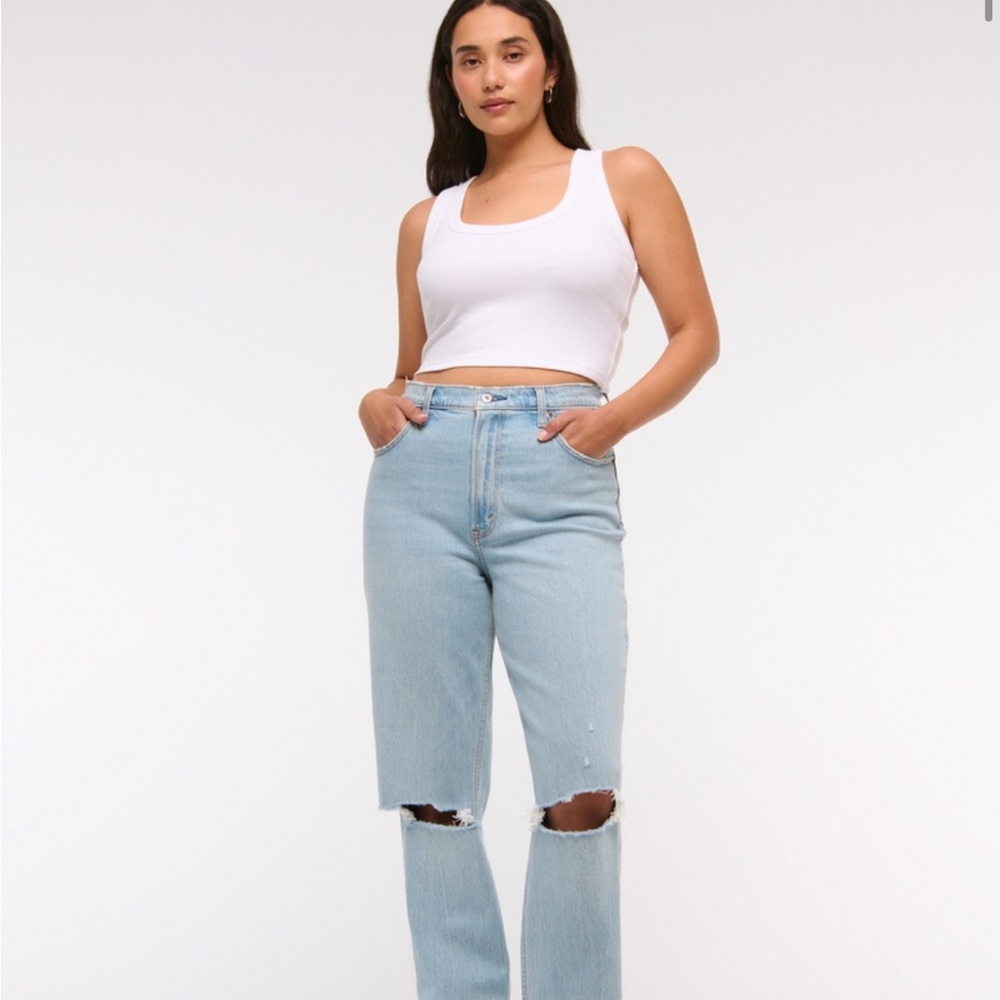 Abercrombie Women’s90s Straight Ultra High Rise Distressed Jeans, Size 6r